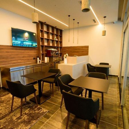 Hotel Zeneli Vlorë Eksteriør bilde