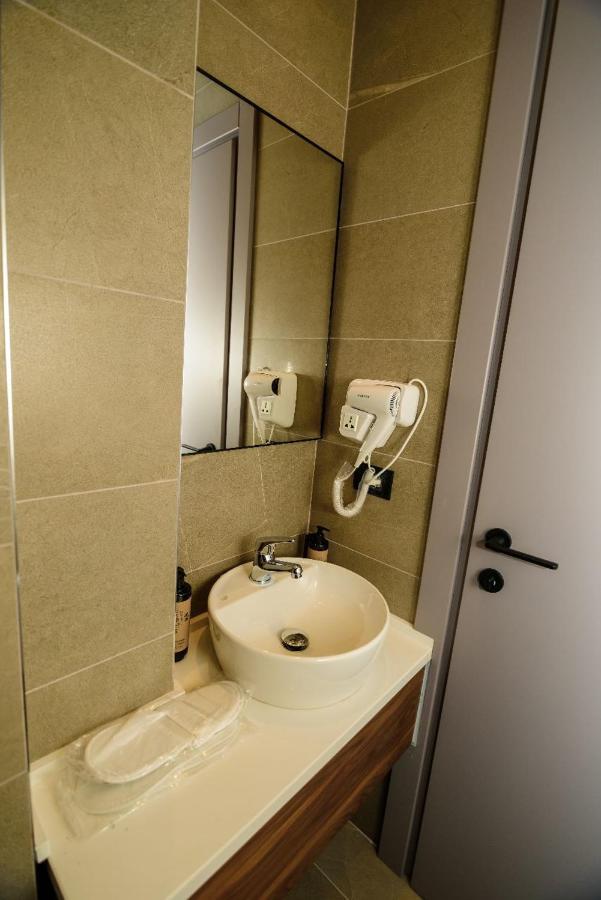 Hotel Zeneli Vlorë Eksteriør bilde